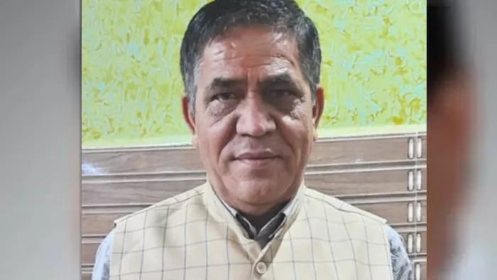 मुस्तफाबाद सीट से मोहन सिंह बिष्ट को उतारा गया।