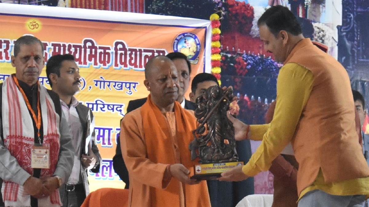 https://www.jagranimages.com/images/newimg/12012025/12_01_2025-sarshwati_23865572.jpg