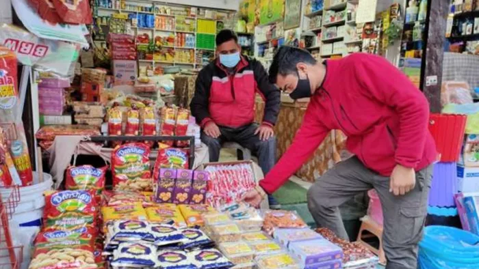 बाजार में खरीदार के कम पहुंचने से मायूस रहे कारोबारी। फाइल फोटो