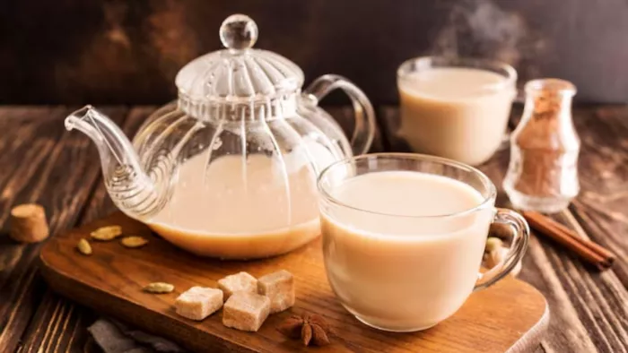 Jaggery tea बनाने का सही तरीका। ( Pic Courtesy : Freepik)
