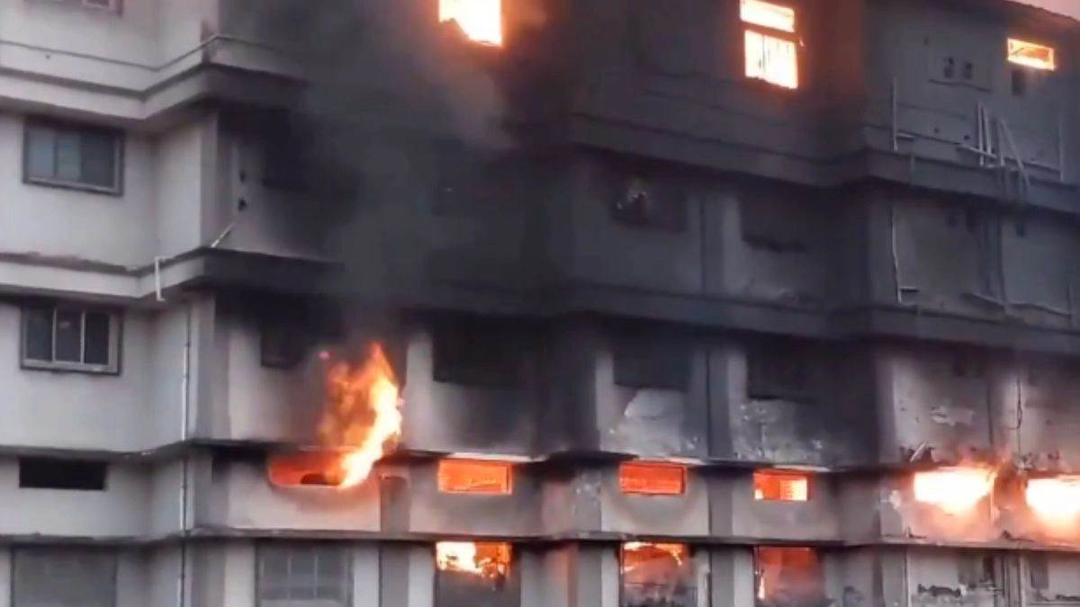 maharashtra 250 residents evacuated after fire in thane building no casualty
