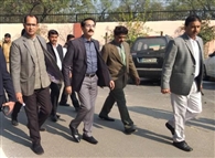 जिला जज ने न्यायालय परिसर का किया निरीक्षण