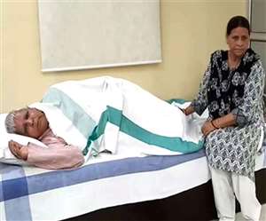 Lalu Yadav News, Jharkhand News: राजद प्रमुख लालू प्रसाद यादव और उनकी पत्&zwj;नी राबड़ी देवी।