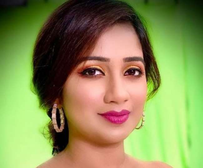 Valentine Week के बीच श्रेया घोषाल ने लव लाइफ को लेकर किया खुलासा, कहा- मैंने जिनसे प्यार किया, उन्हीं से शादी की