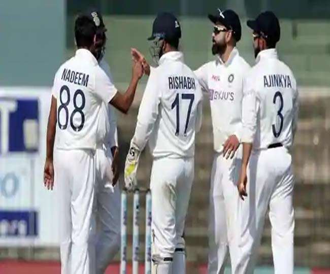 भारतीय टेस्ट टीम के खिलाड़ी विराट कोहली के साथ (एपी फोटो)