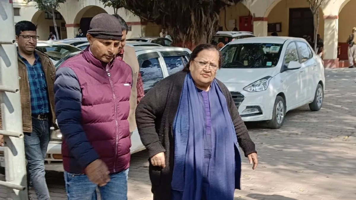 पूर्व विदेश मंत्री सलमान खुर्शीद की पत्नी लुईस ने किया आत्म समर्पण, पढ़ें क्या है पूरा मामला