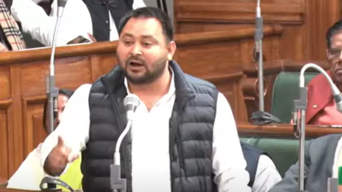 तेजस्वी यादव ने फ्लोर टेस्ट के दौरान विधानसभा को संबोधित किया