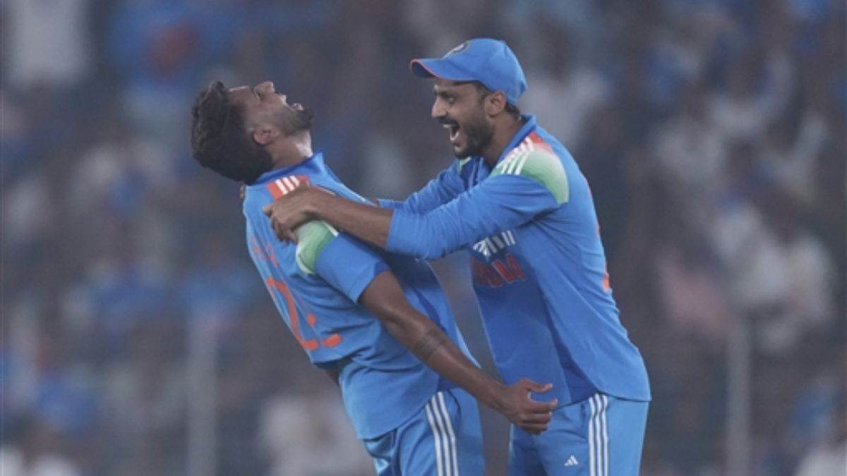 india vs england axar patel missed run out joe root hardik pandya paul collingwood laugh