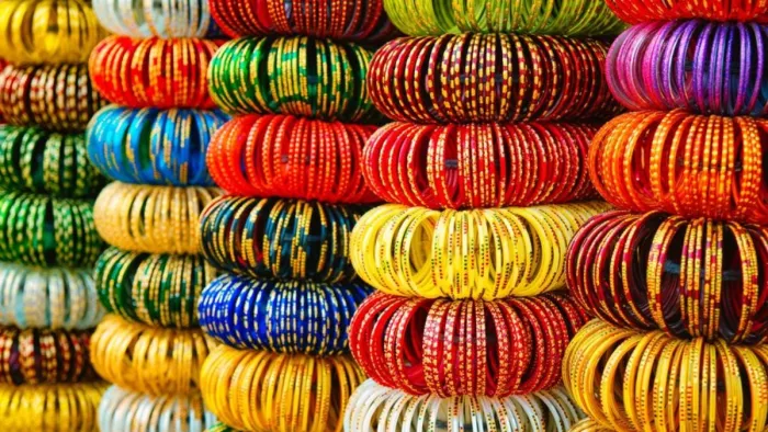 इन तरीकों से करें पुरानी चूड़ियों को री-यूज (Picture Credit- Freepik)