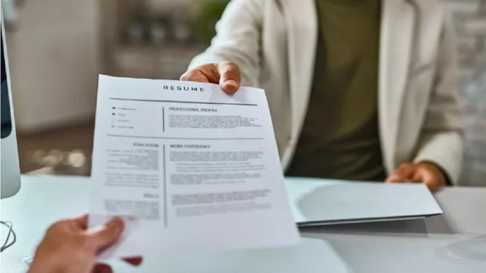 Resume: नया CV बनाने के लिए इन बातों का रखें ध्यान। (Image-freepik)