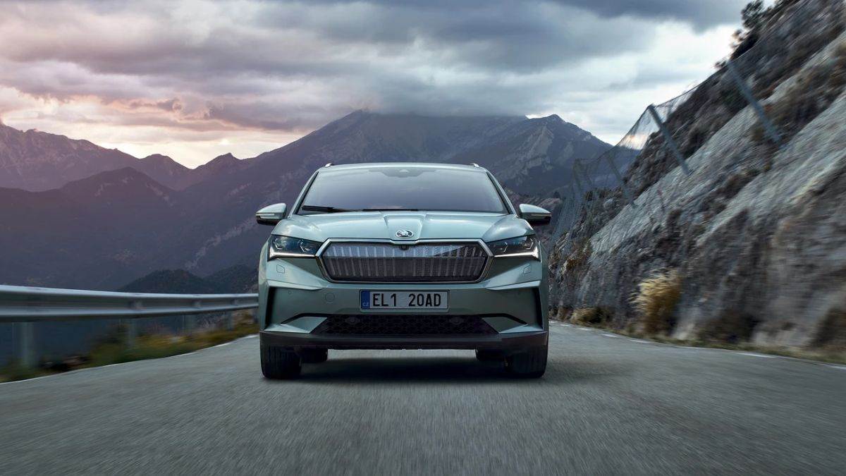https://www.jagranimages.com/images/newimg/12022025/12_02_2025-skoda_enyaq_ev_01267_23882983.jpg