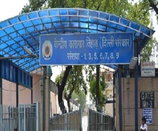 दिल्ली पुलिस की स्पेशल सेल ने फोन बरामद किया है।