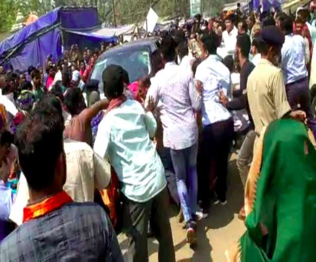 ओडिशा में बीजू जनता दल के निलंबित विधायक ने भीड़ पर चढ़ा दी कार, 22 घायल। फोटो जागरण