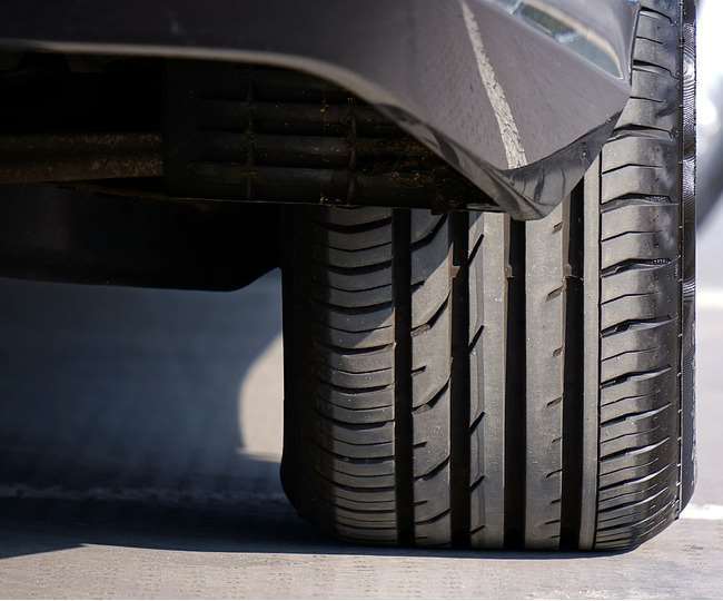 https://www.jagranimages.com/images/newimg/12032022/12_03_2022-car_wheels_22538690.jpg