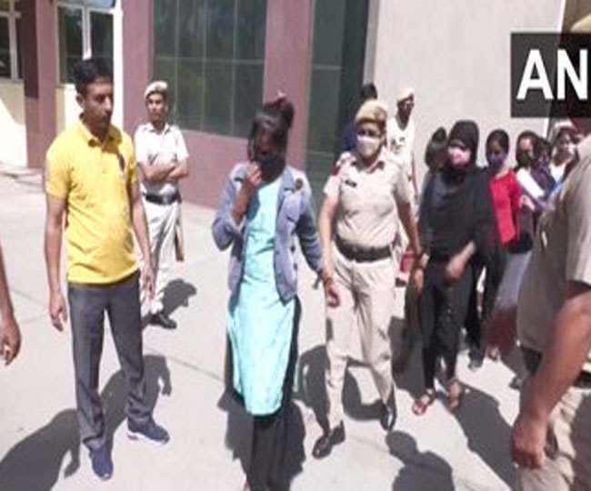उद्योग विहार फेज-एक इलाके में की गई छापेमारी।
