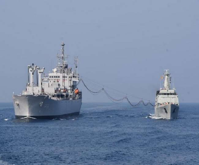 विशाखापत्तनम के नौसेना डाकयार्ड और बंगाल की खाड़ी में आयोजित