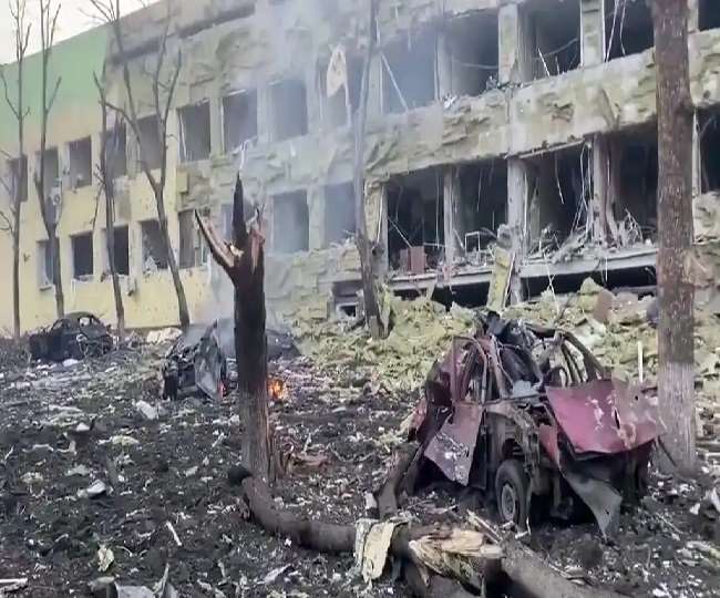 मारियुपोल शहर में 80 से अधिक लोगों को शरण देने वाली एक मस्जिद पर बमबारी की