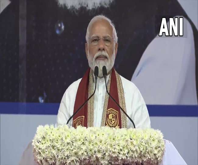 राष्ट्रीय रक्षा विश्वविद्यालय के पहले दीक्षांत समारोह को संबोधित करते पीएम मोदी। (फोटो-एएनआइ)