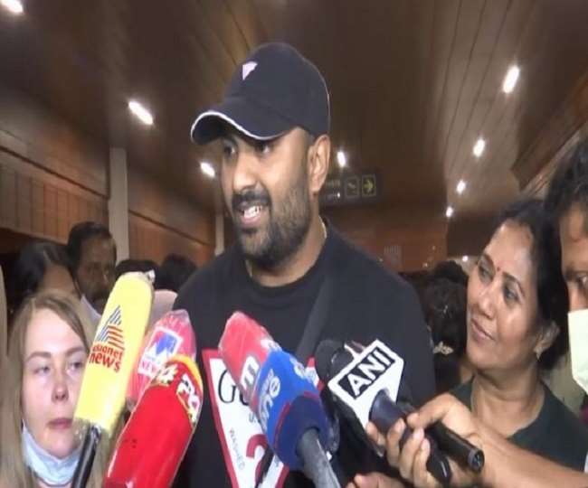 यूक्रेन के सूमी शहर से रानीश अपनी उक्रेनियन पत्नी और बच्चे के साथ लौटे कोच्चि