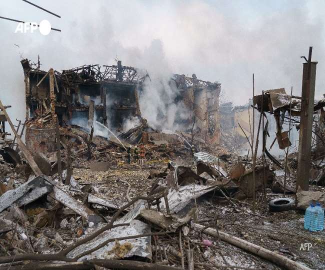 Breaking News Today 12 March: रूस ने यूक्रेन पर रातभर किए जोरदार हमले, तेल डिपो तबाह, खाद्य उत्पादों के गोदाम में लगी आग