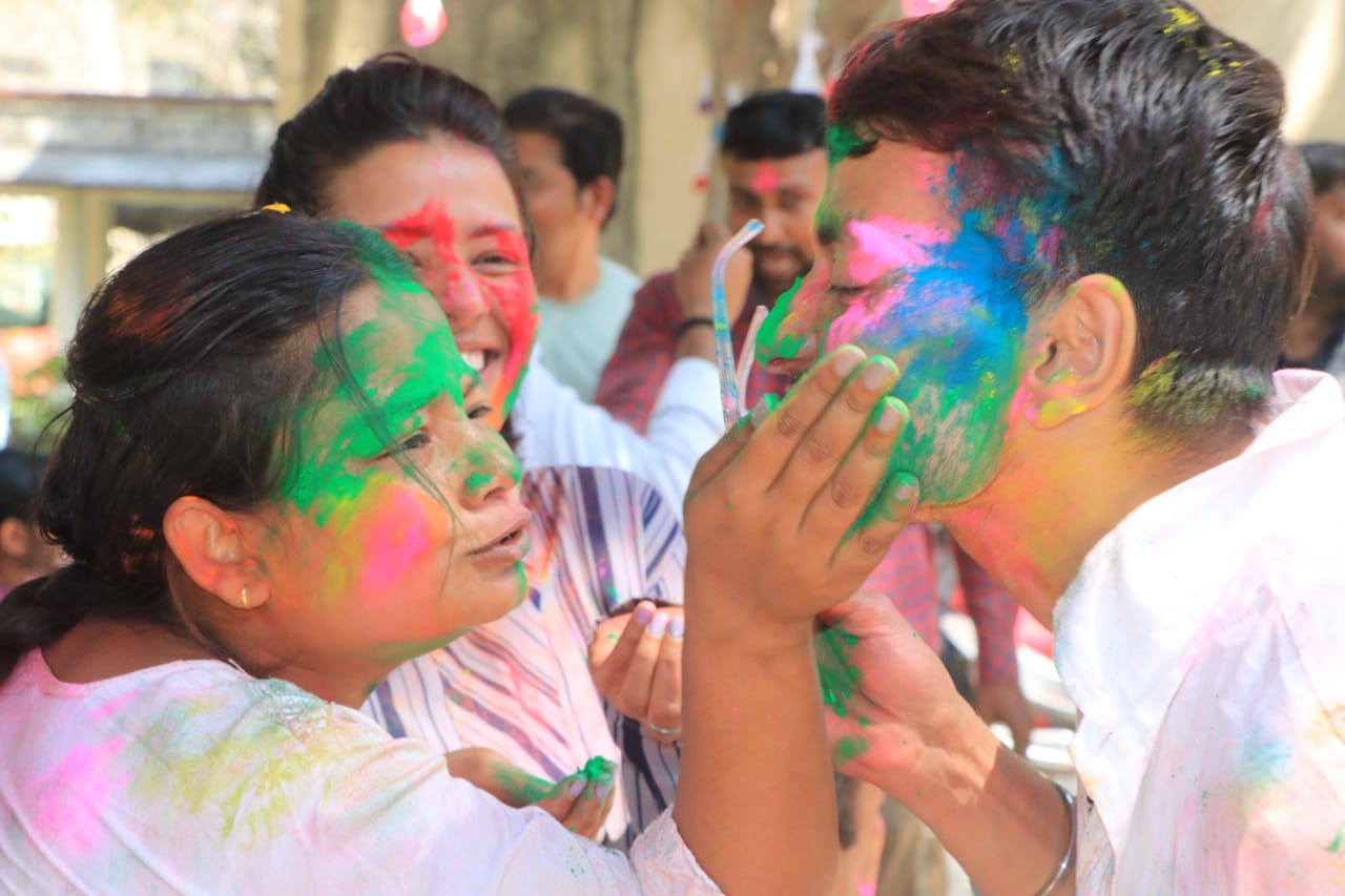 BHU Me Holi