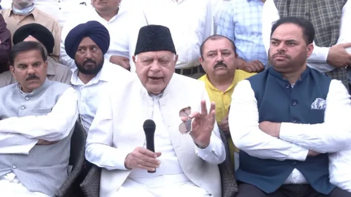 फारूक अब्दुल्ला बोले- जम्मू-कश्मीर भारत का अभिन्न अंग, जल्द हो पूर्ण राज्य की बहाली।