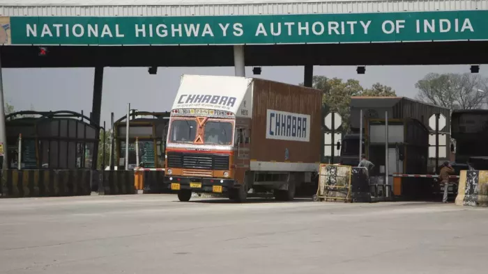 मेडिकल इमरजेंसी से लेकर पेट्रोल तक की मदद करता है NHAI