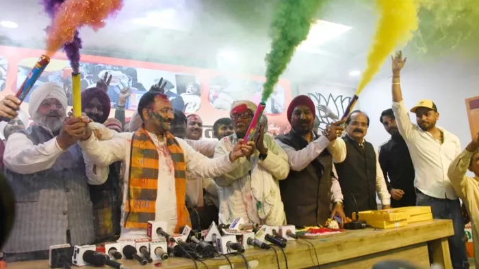 वीरेंद्र सचदेवा बोले- PM मोदी ने किया लाखों लोगों के आंसू पोछने का काम