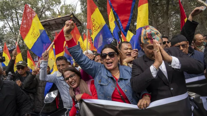 नेपाल में 16 साल पुराने शासन की मांग (फोटो सोर्स: समाचार एजेंसी)