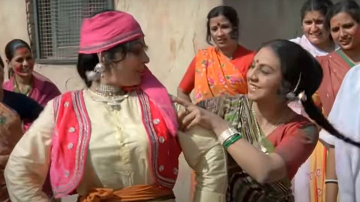 https://www.jagranimages.com/images/newimg/12032025/12_03_2025-jogi_ji_dheere_dheere_song_23898546_202055408.jpg