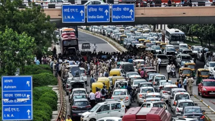 Delhi Traffic Rule: पीक आवर में जाम को संभालने के लिए लाउड हेलर का उपयोग करेगी यातायात पुलिस। फाइल फोटो