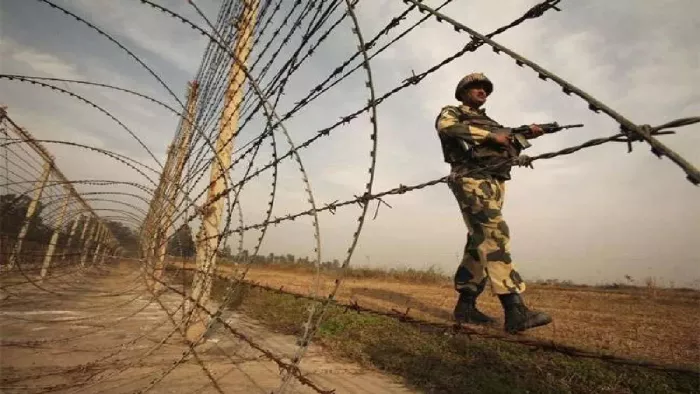 LoC पर गोली लगने से सेना का एक जवान घायल (File Photo)