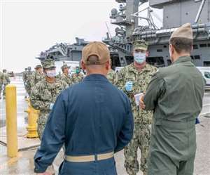 कोरोना वायरस की चपेट में अमेरिकी नौसेना का जहाज, 550 लोग हुए संक्रमित