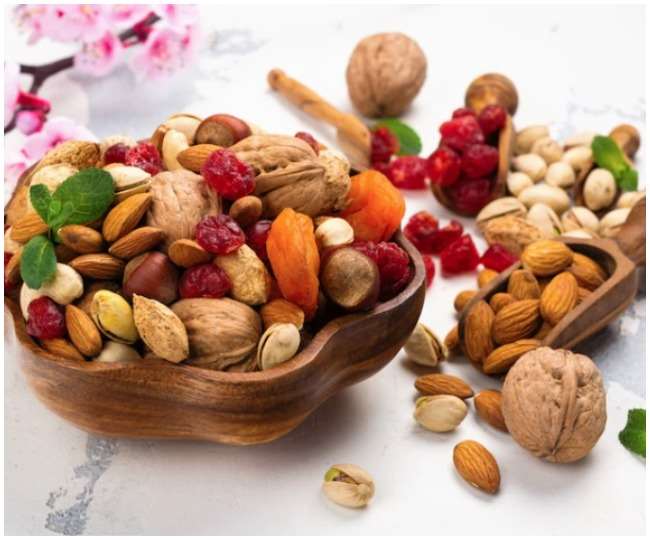 https://www.jagranimages.com/images/newimg/12042022/12_04_2022-dry_fruits_22618372.jpg