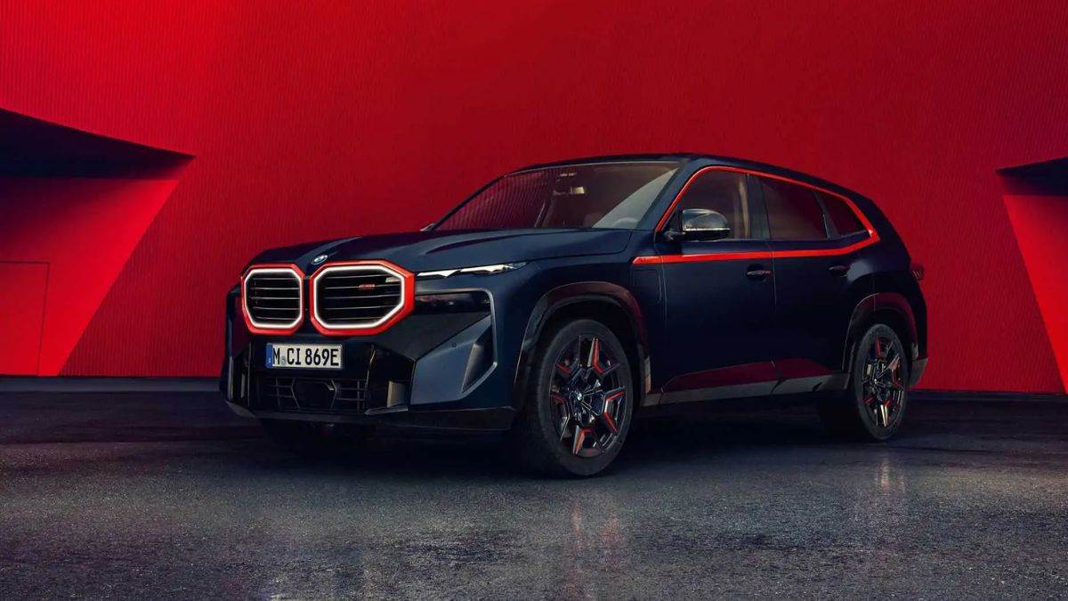https://www.jagranimages.com/images/newimg/12042023/12_04_2023-bmw_xm_label_red_23383343.jpg