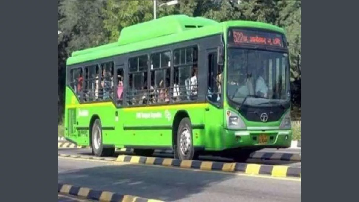 Delhi Bus Lane बस लेन में वाहन चला रहे हैं तो हो जाएं सावधान, इस लेन में अगर पार्किंग की तो भी