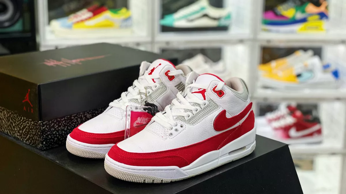 ढूंढ रहे हैं अपने बच्चों के लिए जूते? तो देखें ये Sneakers Shoes Price की लिस्ट