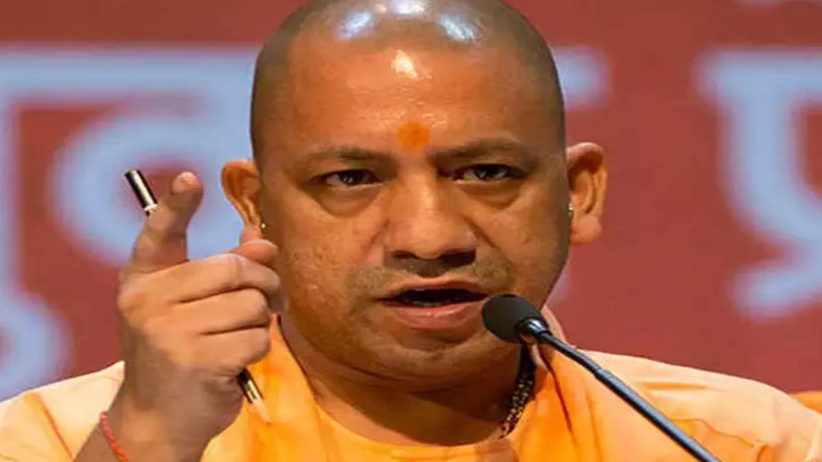 UP News: CM योगी की सख्ती का असर, एक साल में 26 लाख लीटर अवैध शराब जब्त; 91,100 मामले दर्ज - UP Effect of CM Yogi strictness 26 lakh liters of illegal