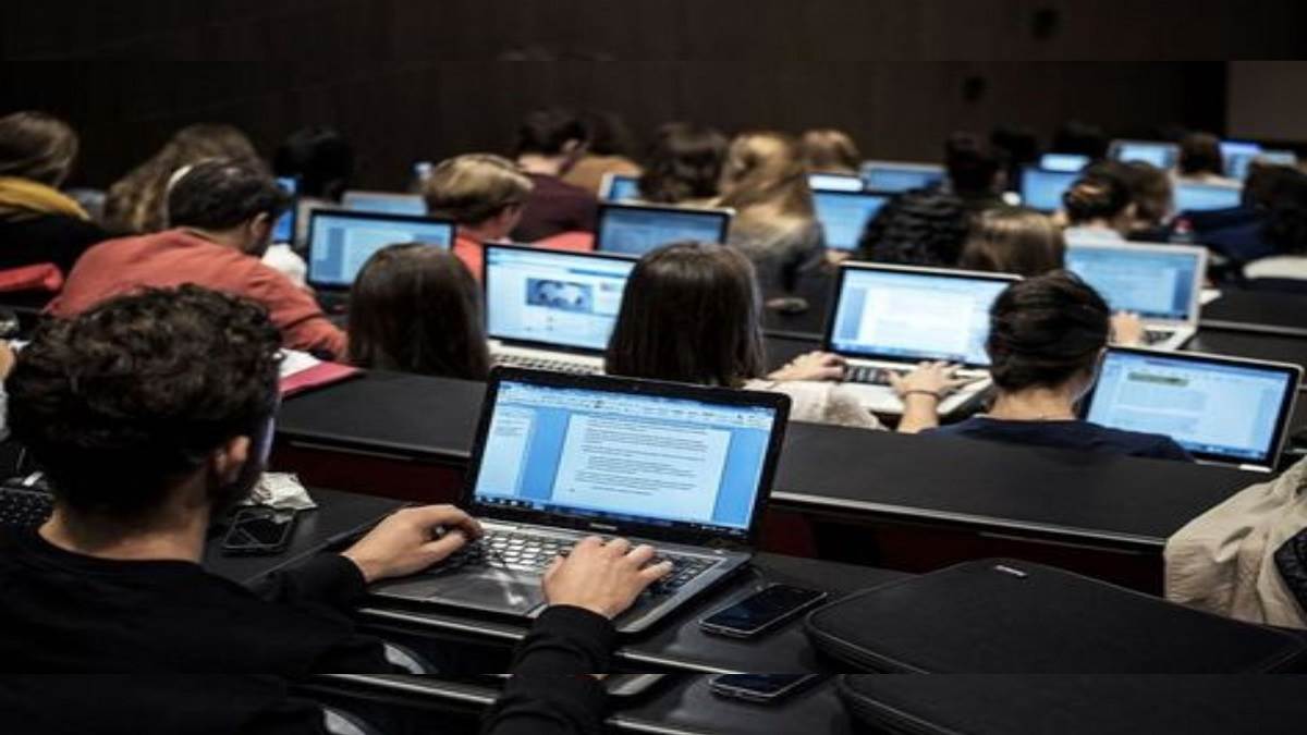 कॉलेज स्टूडेंट्स के लिए ये Best Laptops है बजट फ्रेंडली, हर प्रोजेक्ट होगा मिनटों में, दाम भी 50 प्रतिशत कम