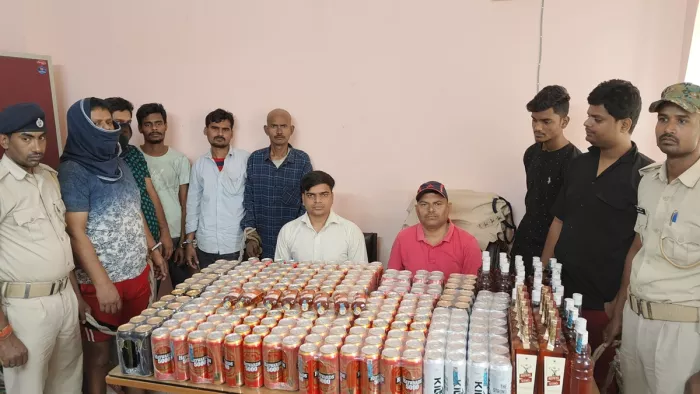 लखीसराय में भारी मात्रा में शराब बरामद (जागरण)