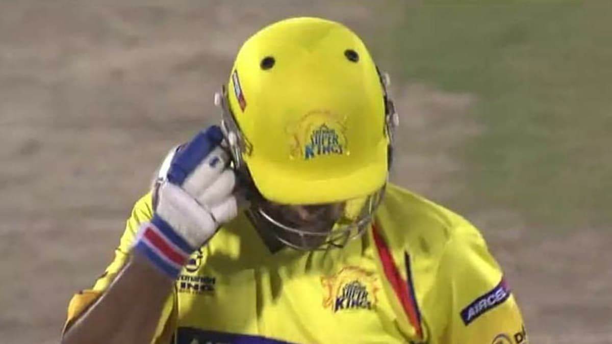 michael hussey recalls ms dhoni emotional helmet punching celebration ipl2010