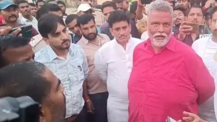 पप्पू यादव ने अधिकारियों को धमकाया (जागरण)