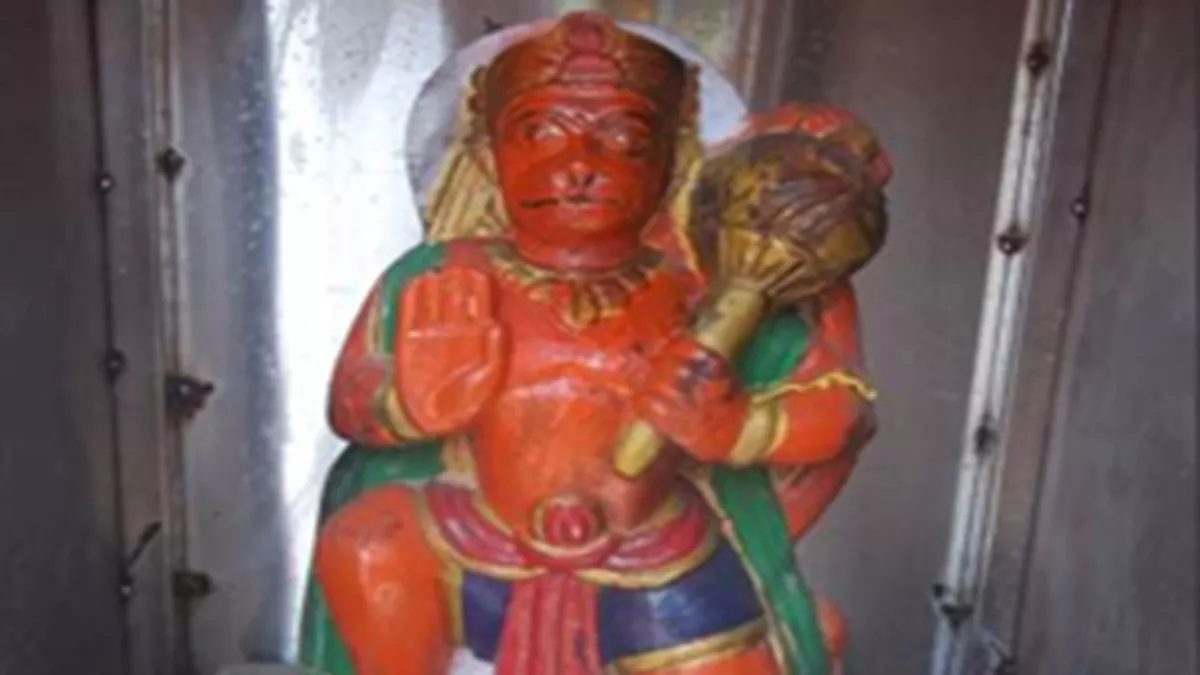 Gopalganj News: गोपालगंज में मंदिर से हनुमान जी की प्रतिमा निकाल ले गए बदमाश, बाहर निकलकर की फायरिंग