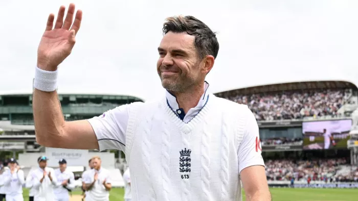 James Anderson को नाइटहुड उपाधि से सम्मानित किया गया