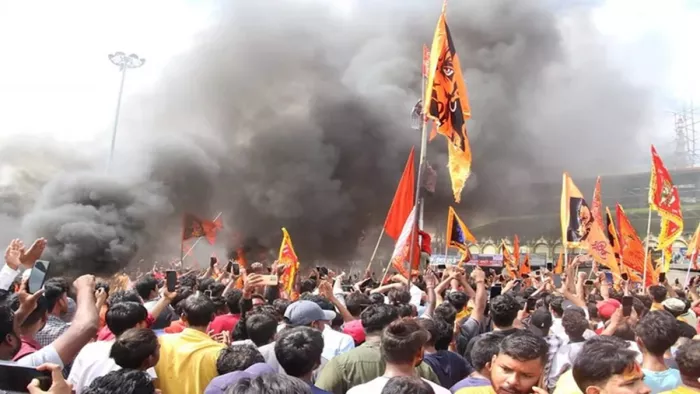 नेपाल में शोभायात्रा के दौरान हिंसक झड़प, एक दर्जन पुलिसकर्मी और युवक घायल