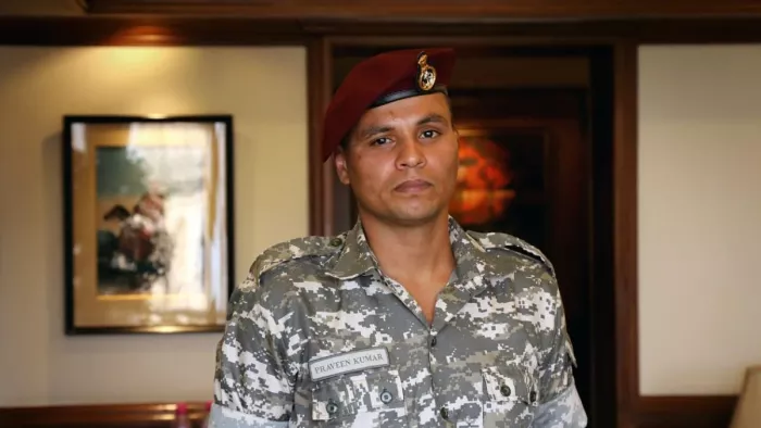 मुंबई में हुए आतंकी हमले में पूर्व मरीन कमांडो प्रवीण तेवतिया भी शामिल थे।
