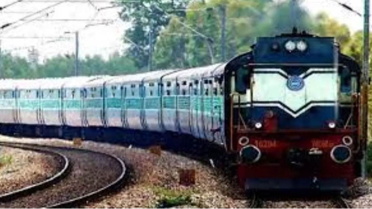 uttarakhand tourism trains to purvanchal full no room in kumbh express