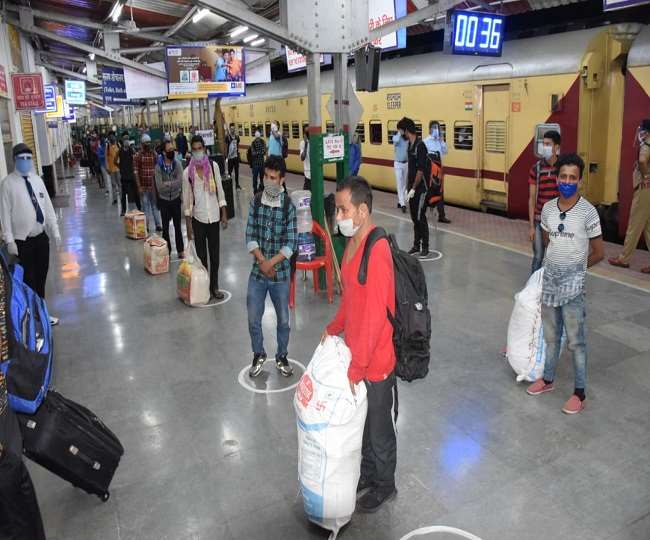 Coronavirus Lockdown : गुजरात से स्पेशल ट्रेन से हल्द्वानी पहुंचे कुमाऊं के 1200 प्रवासी