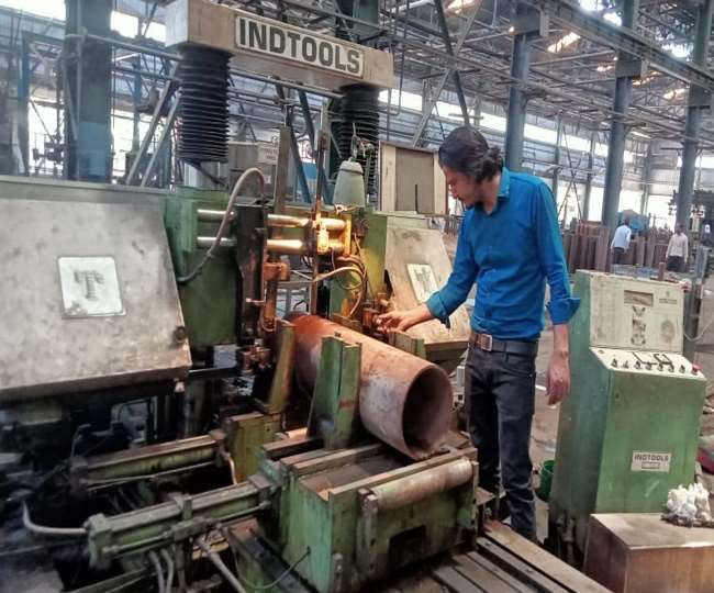 Bharat Pumps and Compressors Limited आक्सीजन सिलिंडर सप्लाई के लिए