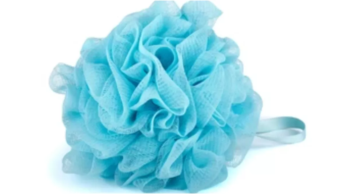 Loofah Use Tips नहाने के लिए लूफा का कर रहे हैं इस्तेमाल, तो इन बातों